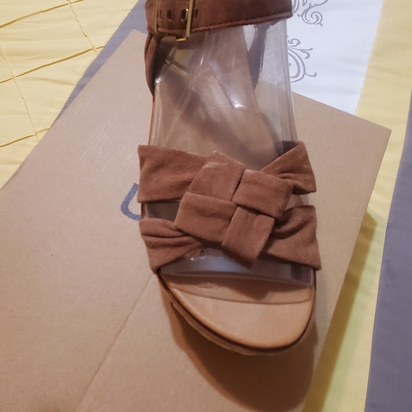 Sandals - Picture 2 of 3